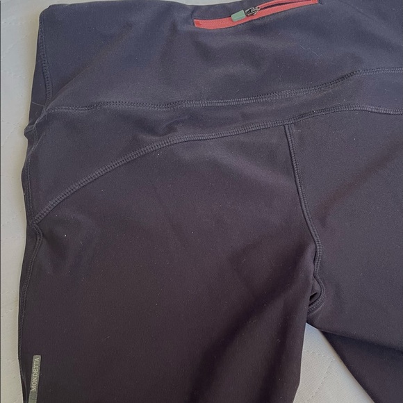 MONDETTA Capri Leggings with Geometric - Picture 2 of 4